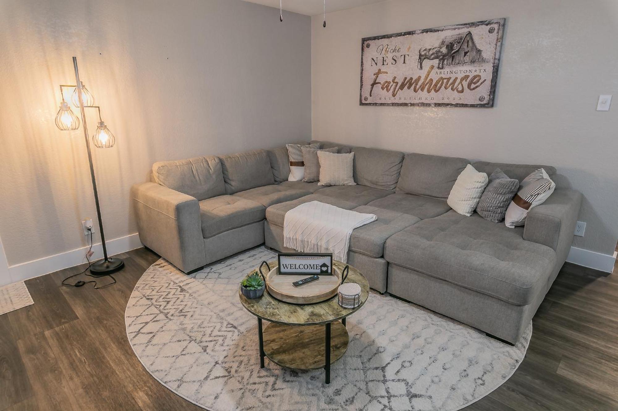 Cozy 2Br Farmhouse Apt - Sleeps 8 - Free Parking! Arlington Exterior photo