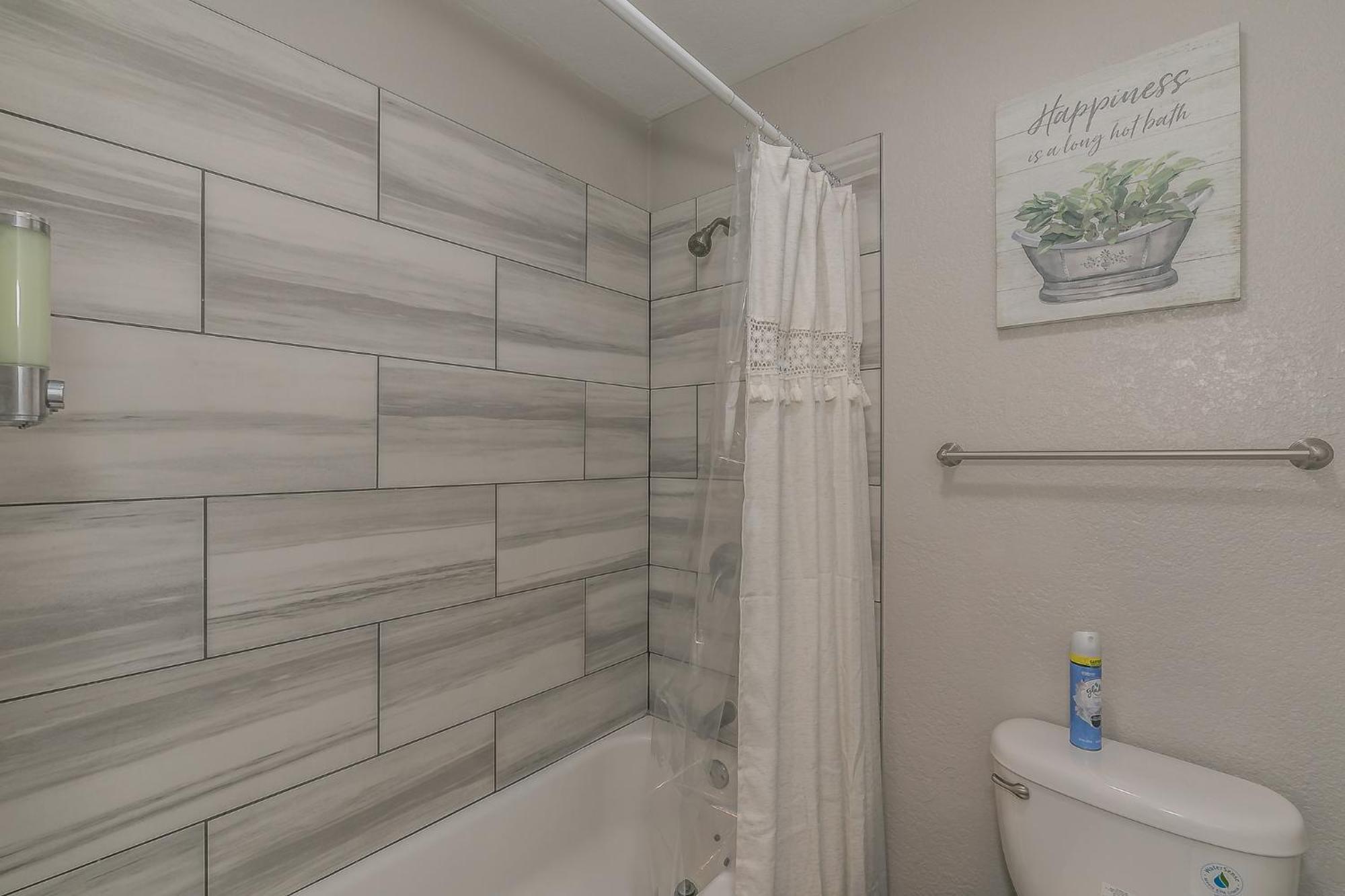 Cozy 2Br Farmhouse Apt - Sleeps 8 - Free Parking! Arlington Exterior photo